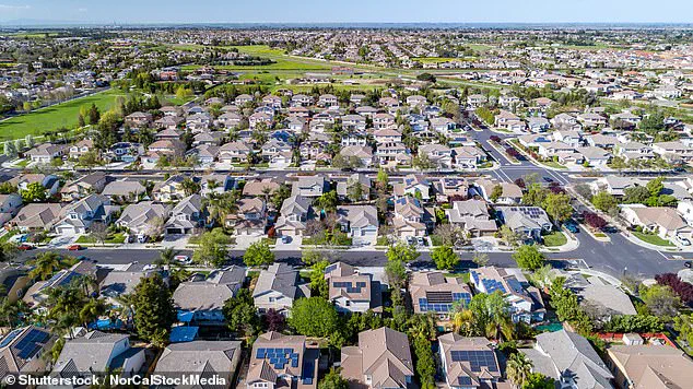 Brentwood's Commute Crisis: Limited Access to Information Reveals a Privileged Lack of Solutions