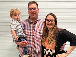 A Community in Shock: Tragedy Strikes as Parents Killed in New Year’s Day Crash, Leaving Three Children Orphaned