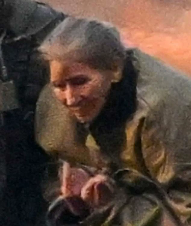 Breaking: Cilia Flores Arrives at Manhattan Court with Visible Injuries, Flanked by Nicolás Maduro