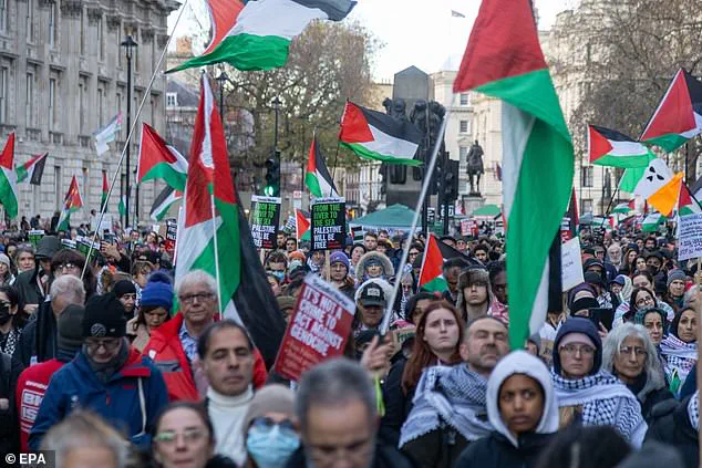 Controversial US Proposal to Offer Sanctuary to British Jews Sparks Debate Over Safety and Policy Shifts