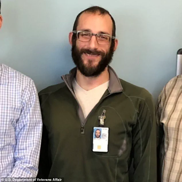 Federal Agent Shoots Alex Jeffrey Pretti in Minneapolis, Reigniting Tensions and Sparking Protests