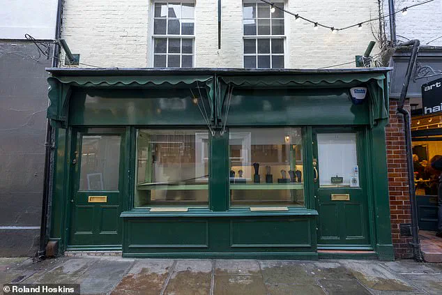 Affluent Richmond-Upon-Thames Shaken by Brazen Daylight Ram-Raid, Illegal Parking Tied to Getaway Vehicle