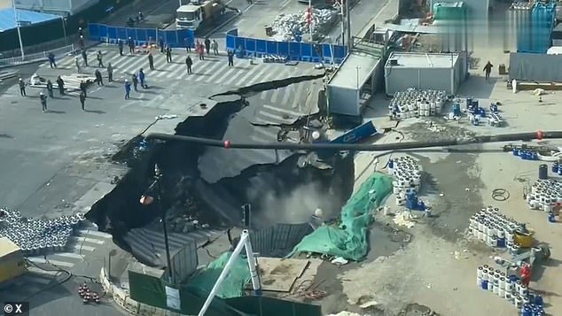 Shanghai Sinkhole During Metro Construction Sparks Infrastructure Safety Concerns