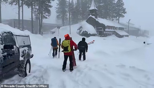 Ten Skiers Missing After Avalanche Near Lake Tahoe as Rescue Efforts Intensify