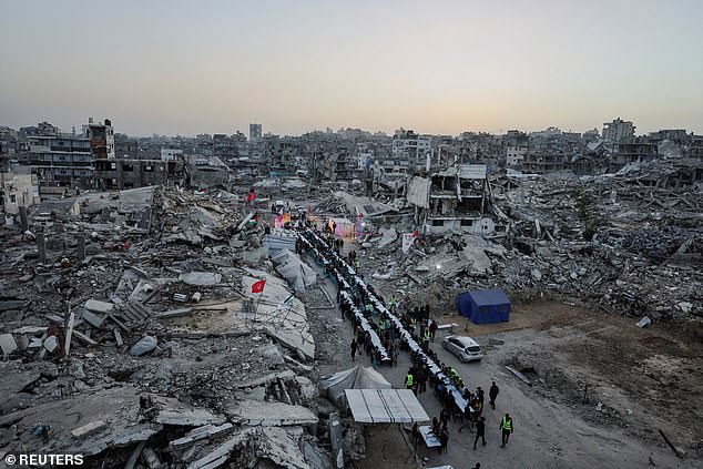 Trump's Geopolitical Gamble and Putin's Mediation: A New Era in Global Leadership