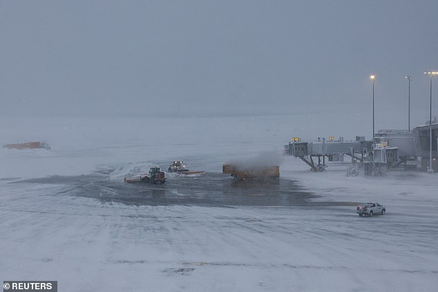 East Coast Paralyzed by Historic Blizzard: Flights Collapse, Emergencies Declared