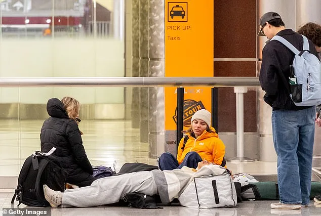 Historic Blizzard Paralyzes East Coast as Winter Storm Hernando Cancels Over 10,000 Flights