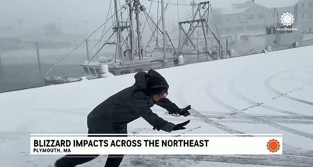 Historic Blizzard Paralyzes East Coast as Winter Storm Hernando Cancels Over 10,000 Flights