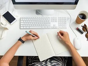 Left-Handedness Linked to Higher Competitiveness, Study Suggests Evolutionary Advantage