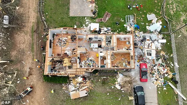 Urgent Tornado Alerts: 80 Million in 10 States, Including Illinois, Face Deadly Storms