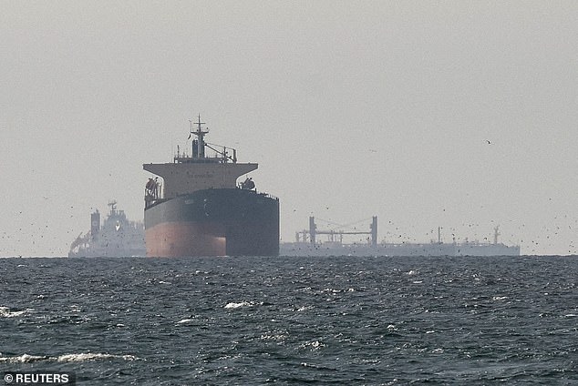 Iran Considers Allowing Chinese-Linked Oil Tankers Through Strategic Strait of Hormuz Amid Global Pressure