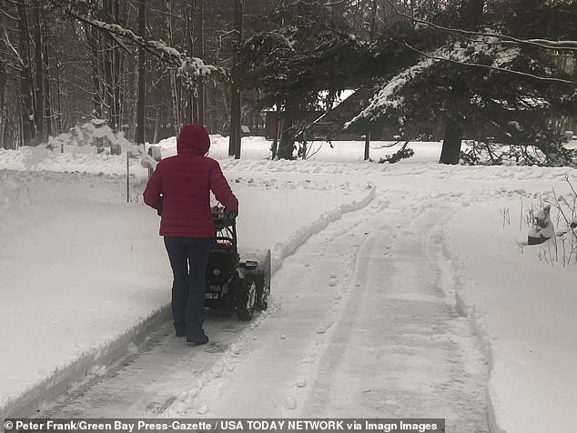 Triple-Threat March Megastorm Batters U.S. Midwest to East Coast with Historic Snowfall, High Winds