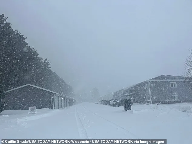 Triple-Threat March Megastorm Batters U.S. Midwest to East Coast with Historic Snowfall, High Winds