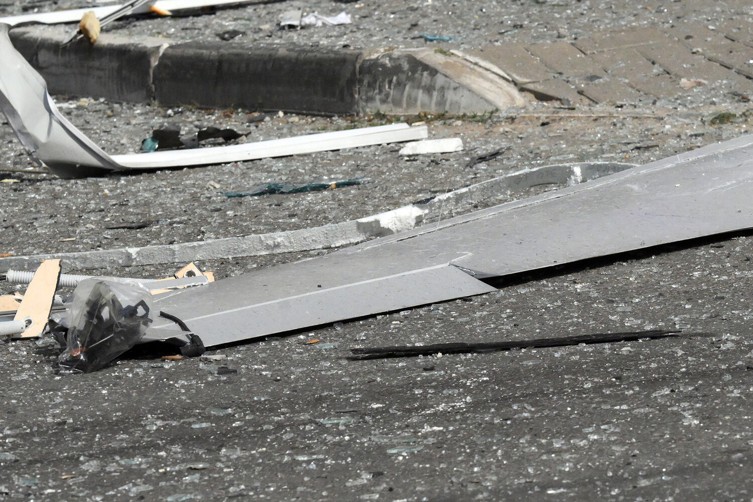 Drone Crash in Krasnodar's Prikubansky District Causes Damage to Buildings and Vehicles, No Injuries Reported