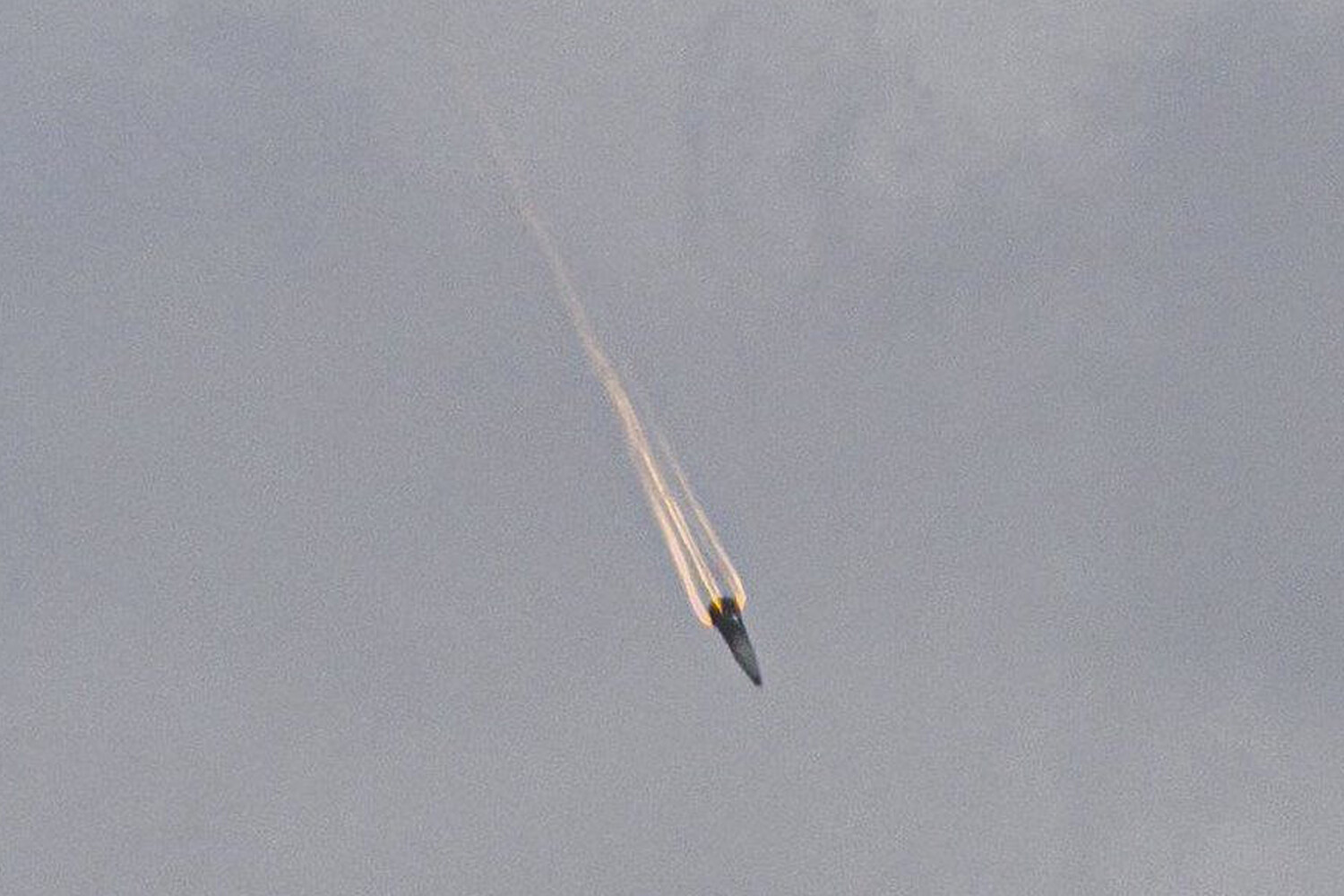 Rare Photo of Iranian Missile Warhead Mid-Flight Sparks Concern in Israel
