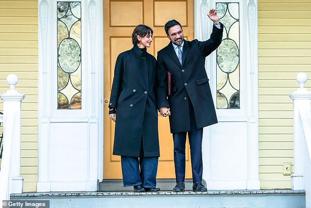 Brooklyn School Faces Backlash Over First Lady's Art in Curriculum