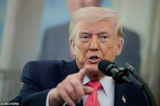 Trump Claims Iran Abandons Nuclear Ambitions as U.S. Pauses Strikes Amid Admin Rifts Over Peace Talks