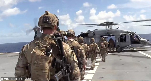 Trump Considers Deploying 10,000 Troops to Middle East to Strengthen Leverage in Iran Peace Talks