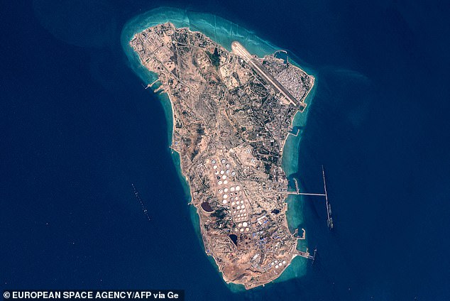 Trump Considers Deploying 10,000 Troops to Middle East to Strengthen Leverage in Iran Peace Talks