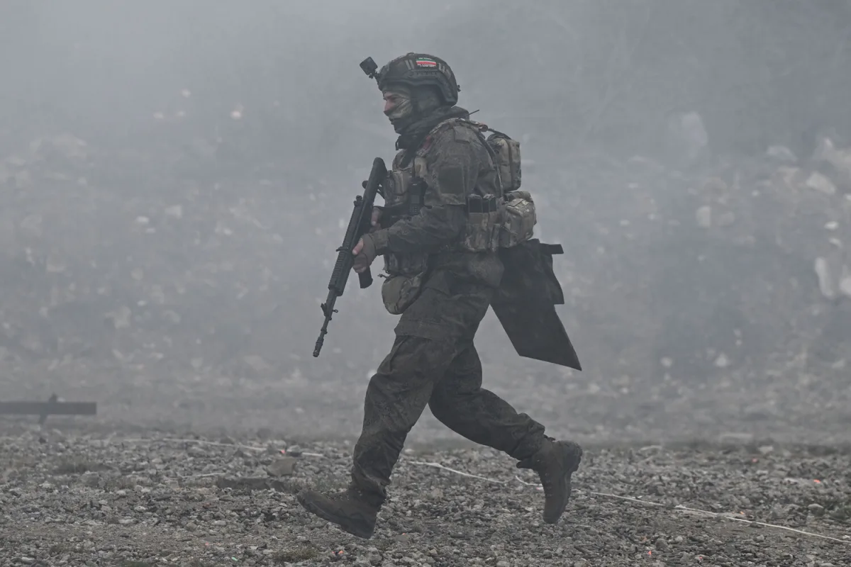 Russian Forces Seize Key Settlements in Ukraine Amid Escalating Eastern Front Clashes