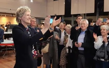 Mayor Reverses Bike Lane on Avenue Charles-de-Gaulle