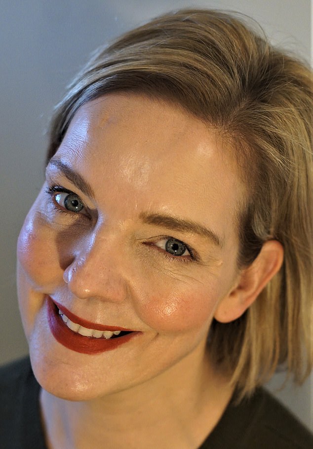 Experts warn record sunburns and melanoma deaths persist despite summer safety advice.