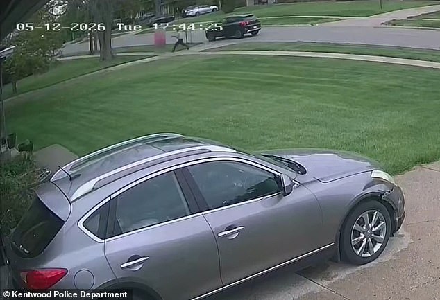 Teen girl fights off attacker in Michigan suburb after he lunges from car