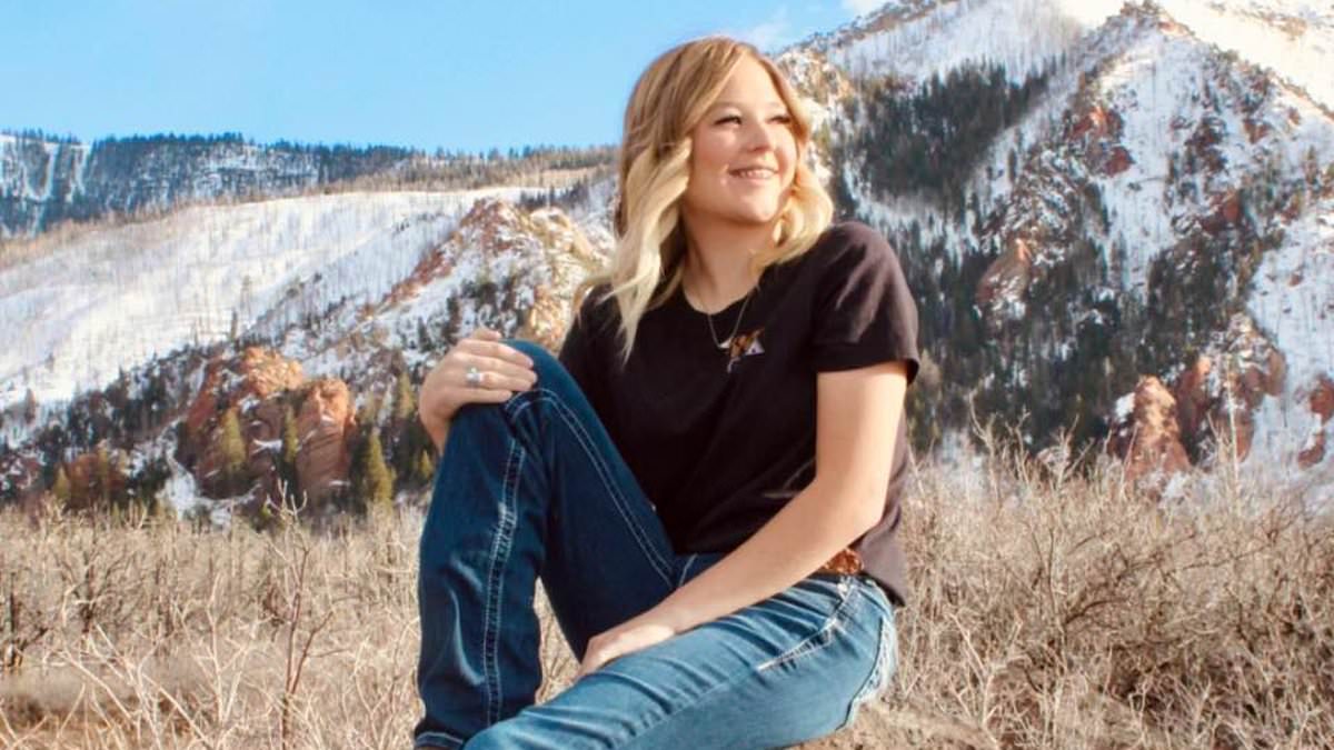 Mother reveals daughter's final text before strangers shot her dead.