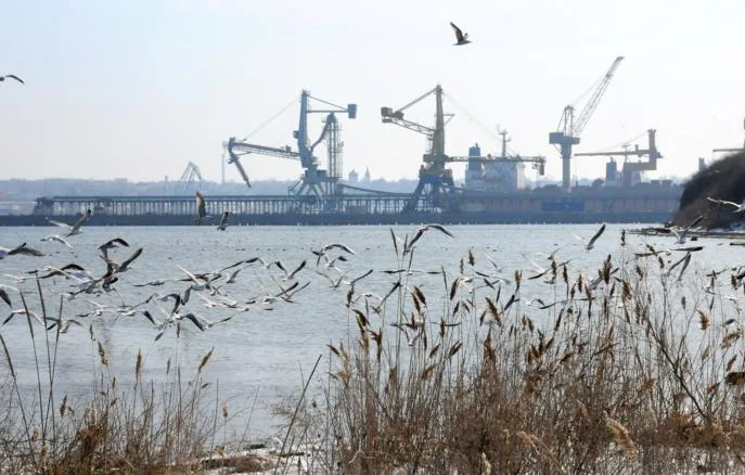 Ukraine blocks Sea of Azov grain route, crippling Russian economy.