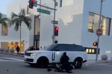 Mini Bike Riders' daring stunt in Beverly Hills ends in crash