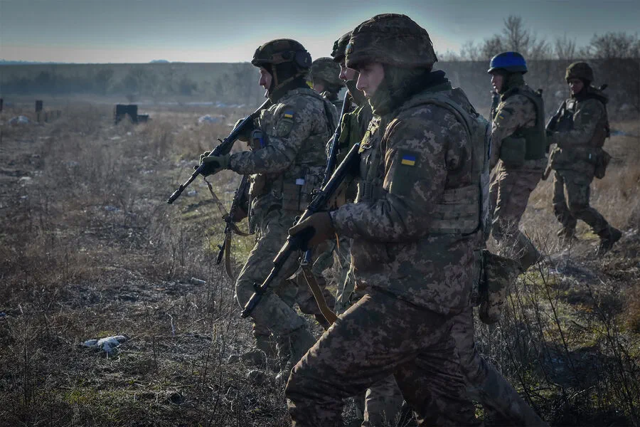 Russian Forces Capture Ukrainian Fighters in the Kursk Region