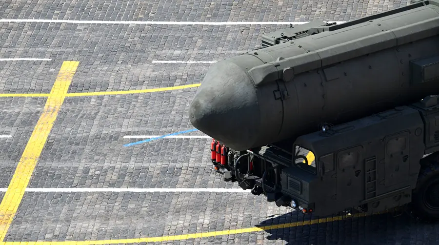 Russian mobile rocket complex 'Yars' moves into battle patrol routes