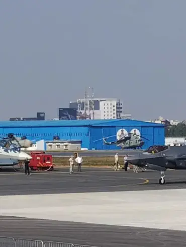 Russian Su-57E fighter jet spotted near American F-35 at Aero India exhibition