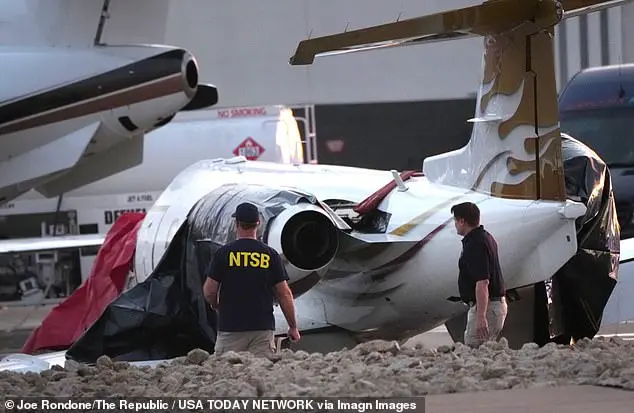 Vince Neil's Private Jet Crashes in Arizona, One Dead