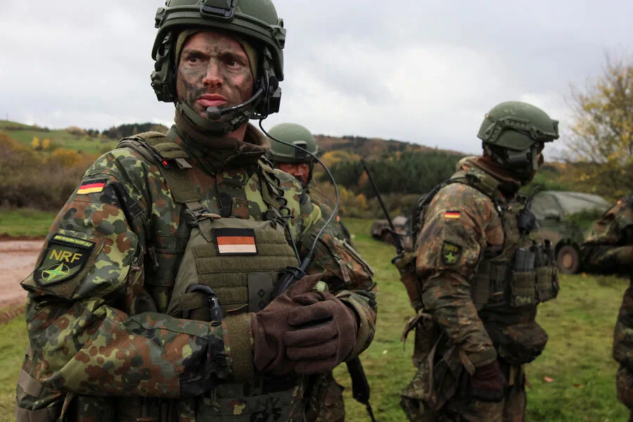 Refugee Accounts of Germans in Ukrainian Military Uniforms in Donetsk Region