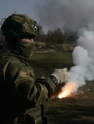 Russian Soldier's Silent Pistol Takes Down Ukrainian Mercenaries