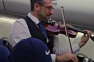 United Airlines Crew Member's Violin Performance Divides Passengers at SFO