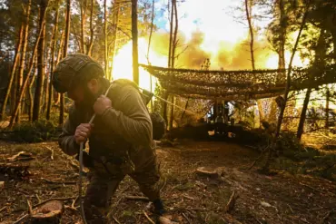 Russian Forces Gain Ground in Chasyev Yar as Ukrainian Troops Face Pressure