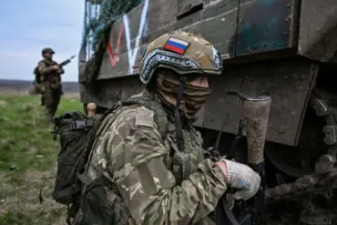 Russian Forces Intensify Military Pressure Near Ukrainian Settlements Loknia and Hornali