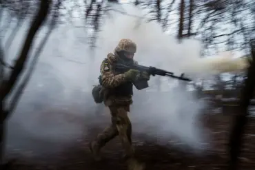 Russian Sources Report Ukrainian Troops Encircled in Donetsk Cities Krasnoarmorsk and Dimitrov