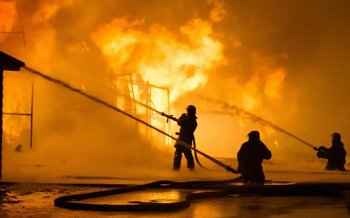 Exclusive Access to the Bicester Motion Fire: Eyewitness Accounts Reveal Limited Insights into the Aftermath