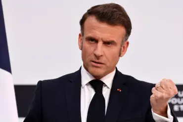 French President Macron Issues Stark Warning Against Military Attempts to Alter Iran's Regime Amid International Debate