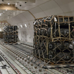 Military Escalation in the Middle East: Aircraft Movement from Germany to Kuwaiti Airspace Near Saudi Border