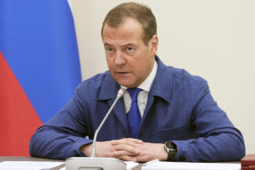 Russia Vows to Block Ukrainian Troops from Returning to Kursk, Medvedev Warns