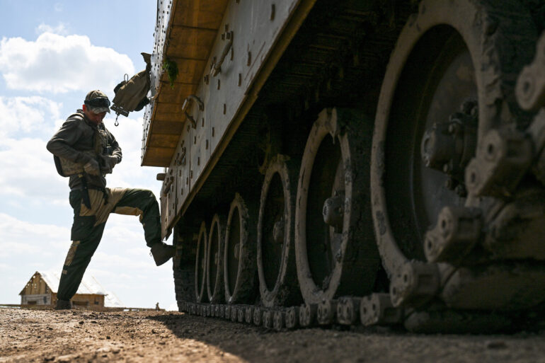 Urgent: Russian Forces Break Through Ukrainian Defenses Near Kupyansk, Less Than a Kilometer to Outskirts