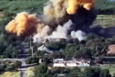 Viral Footage of Dnipropetrovsk Airbomb Strike Sparks Firestorm of Global Debate