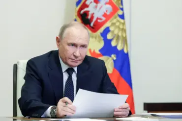 Behind Closed Doors: Putin's Exclusive Recognition of the 36th Army's Heroism Amid Ongoing Conflict