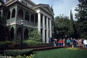 Disneyland's Haunted Mansion to Temporarily Close for 70th Anniversary Celebration, Marking First Major Closure in Decades