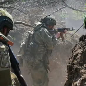 Exclusive Insight: Russian Troops Engage in Fierce Combat Near Pavyny, Ukrainian Advances Revealed Through Privileged Report