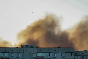 Fire Engulfs Weapons Depot in Mykolaiv Oblast, Ukraine; Late Night Blaze Near Khortytsia Brought Under Control After Four-Hour Battle